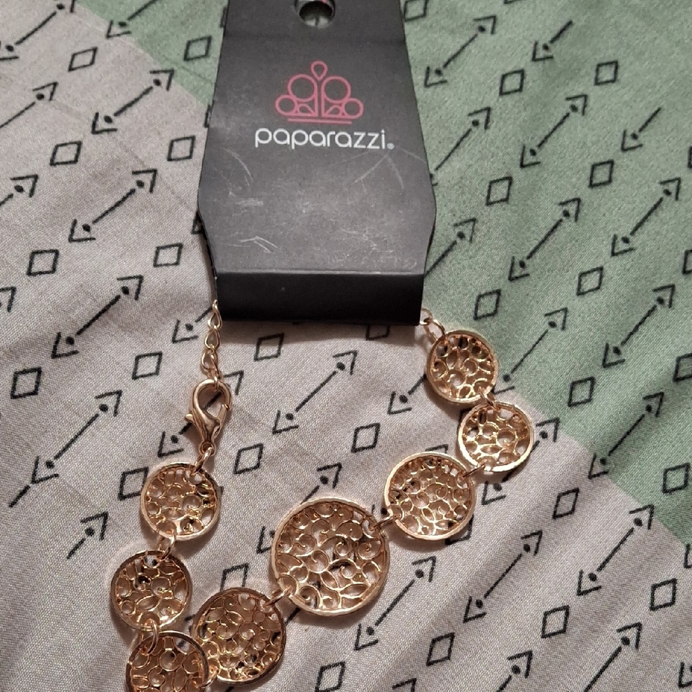 Paparazzi Elegant Gold Filigree Bracelet
